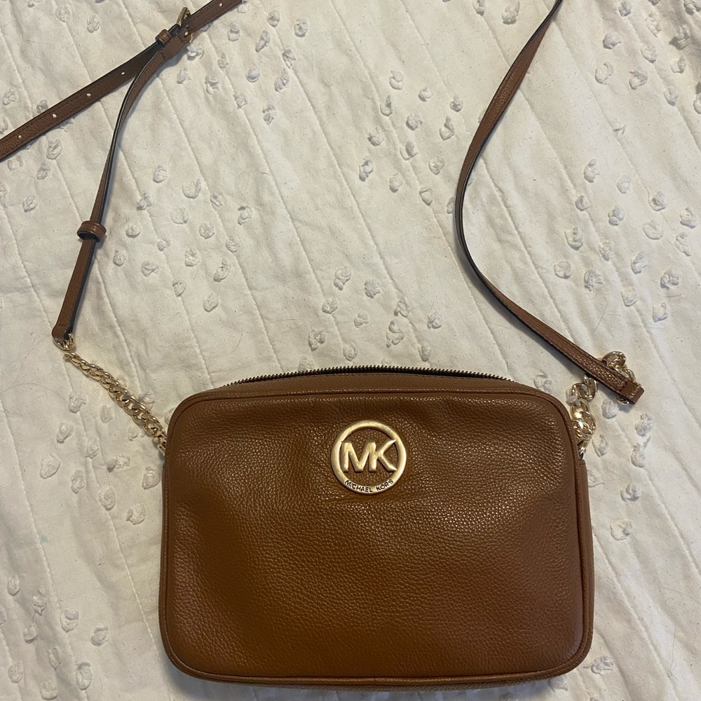 Micheal Kors crossbody bag